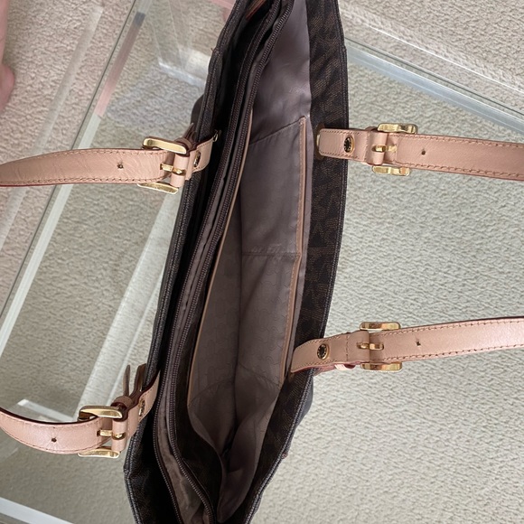 Michael Kors Laptop Tote Bag - Picture 3 of 5